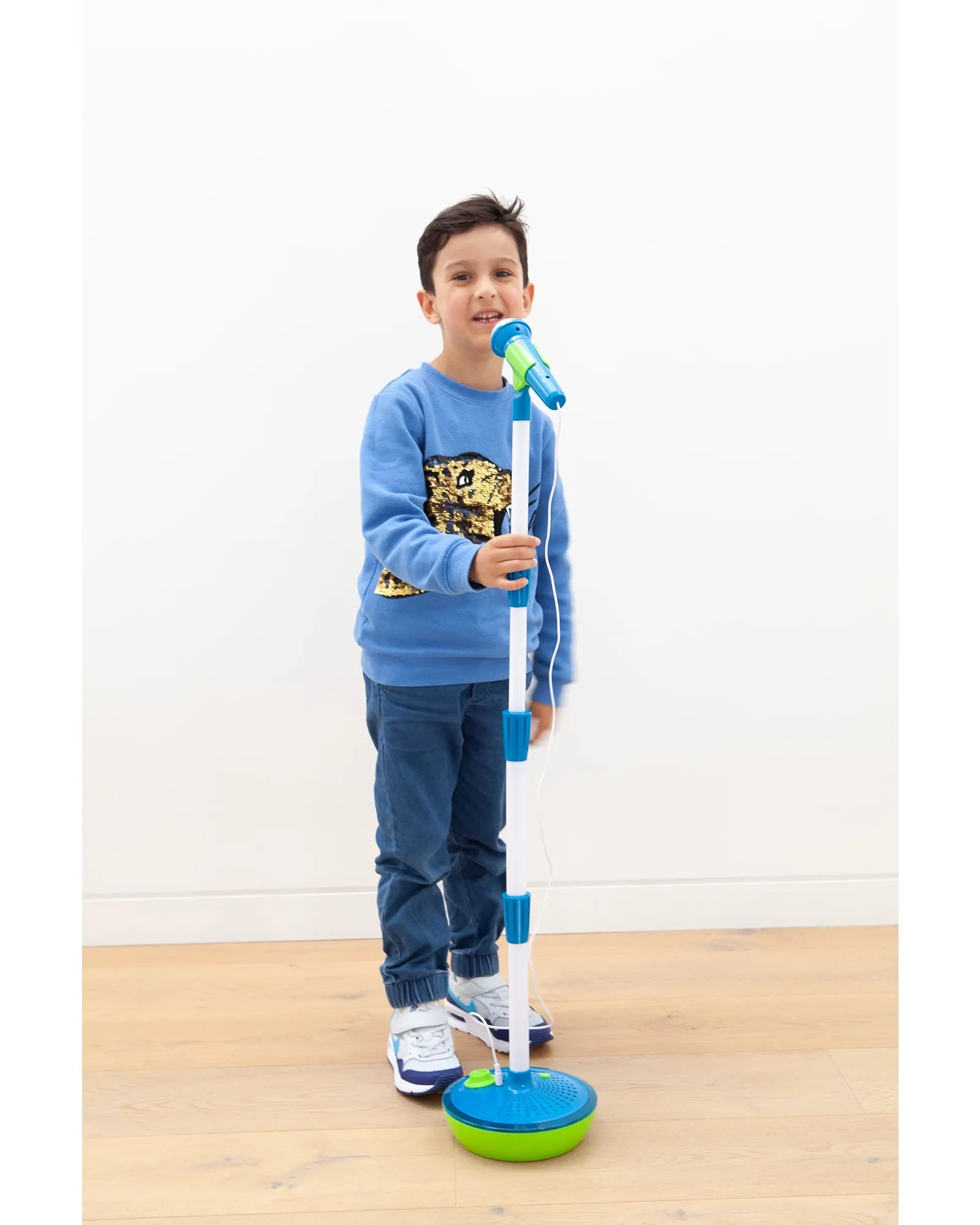 Bright Child Sing and Star Microphone